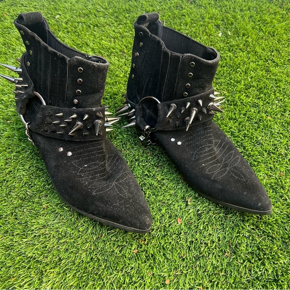 YRU- Black Cowboy Laso Spiked Booties Size 7 - Picture 2 of 9